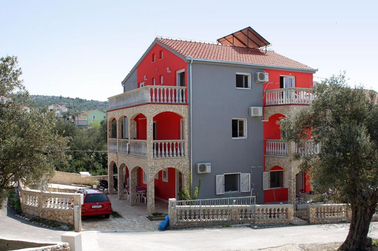 Apartments With A Parking Space Vinisce, Trogir - 4886 Exterior photo