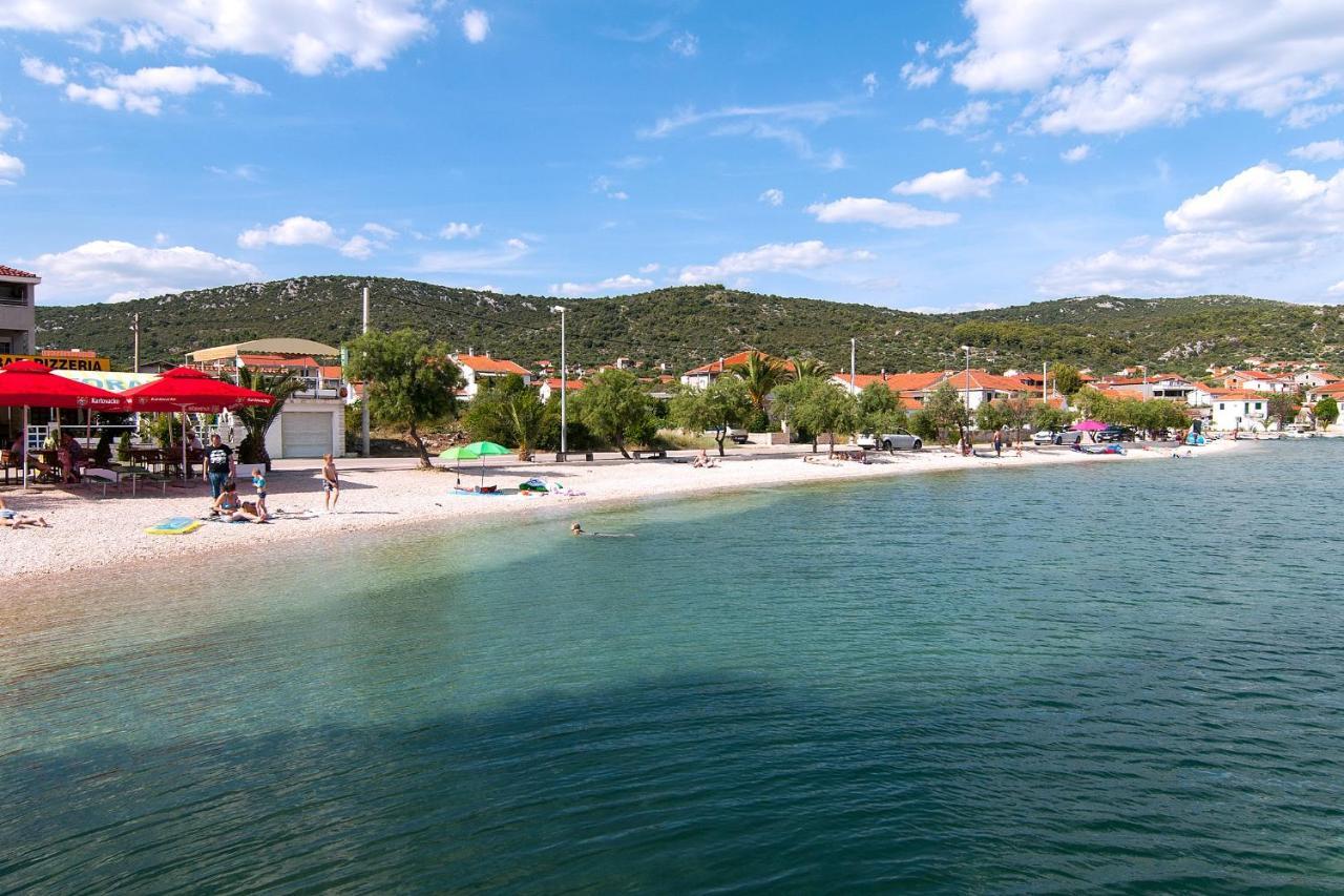 Apartments With A Parking Space Vinisce, Trogir - 4886 Exterior photo