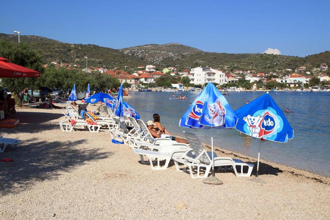 Apartments With A Parking Space Vinisce, Trogir - 4886 Exterior photo