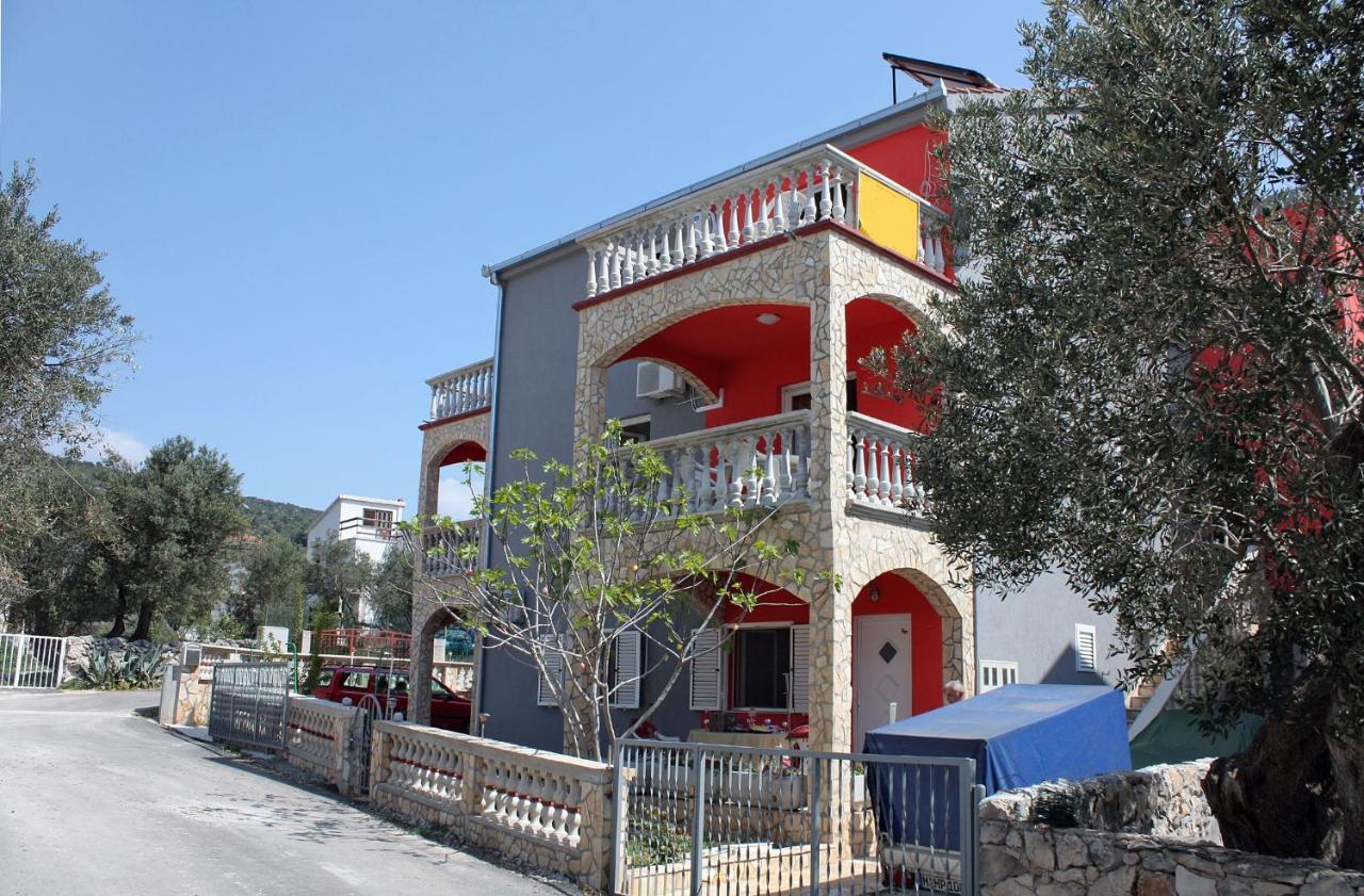 Apartments With A Parking Space Vinisce, Trogir - 4886 Exterior photo