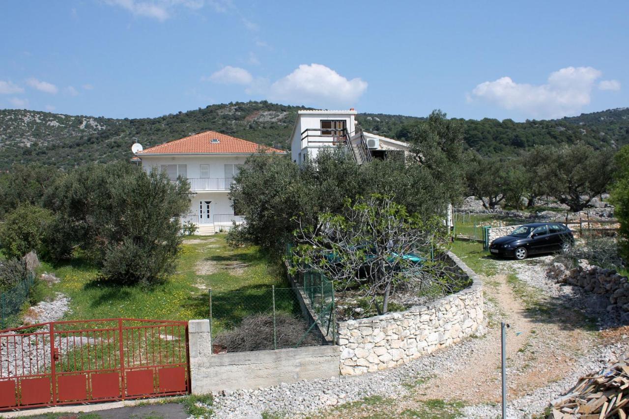 Apartments With A Parking Space Vinisce, Trogir - 4886 Exterior photo