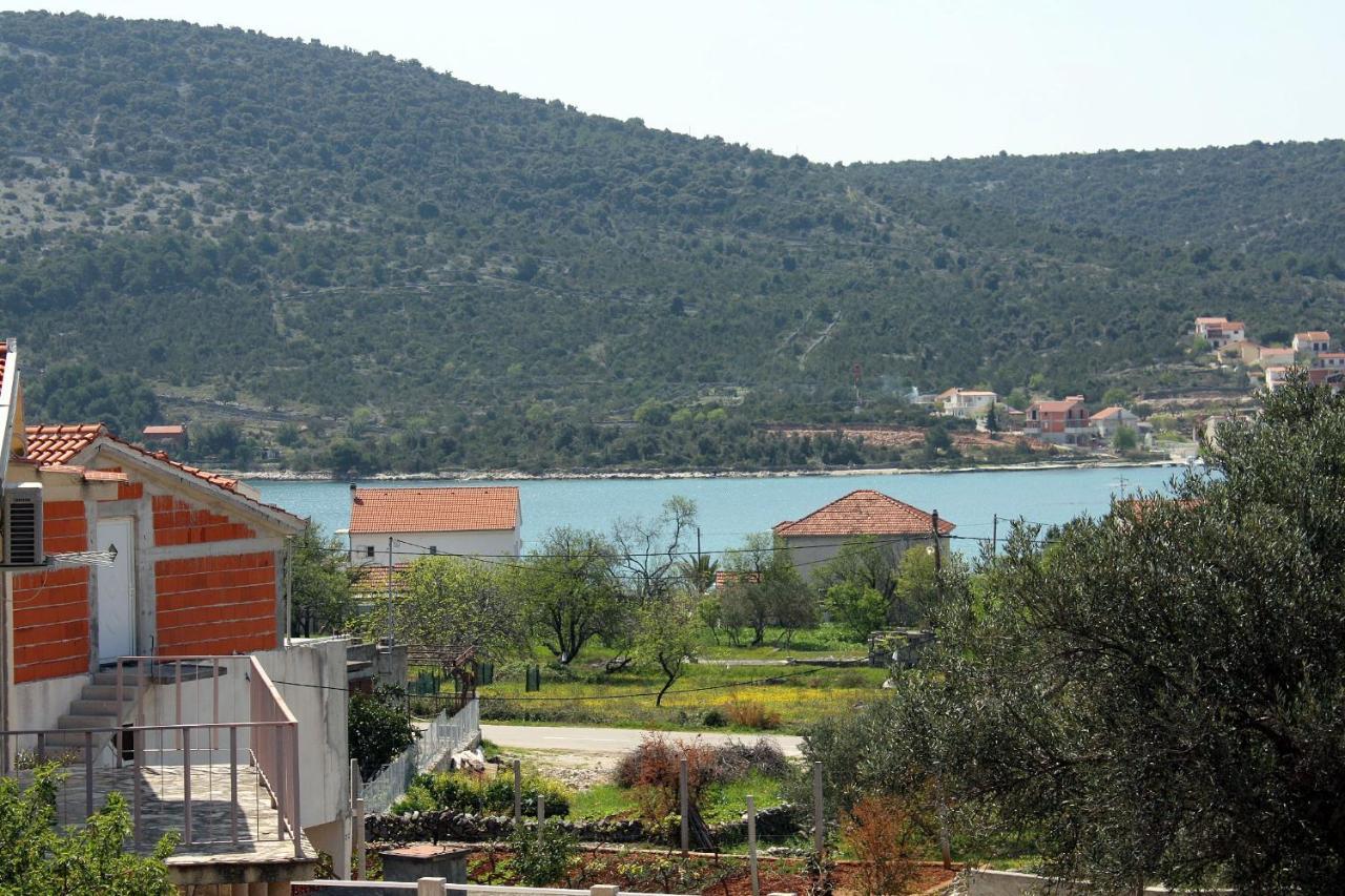 Apartments With A Parking Space Vinisce, Trogir - 4886 Exterior photo