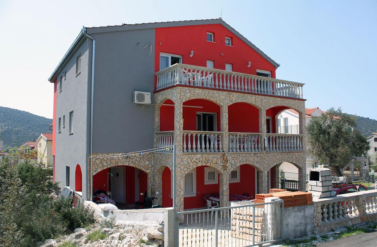 Apartments With A Parking Space Vinisce, Trogir - 4886 Exterior photo